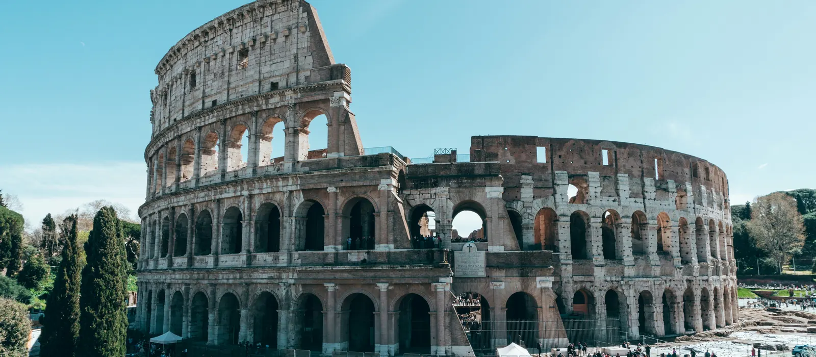 Green Line Bus + Colosseum